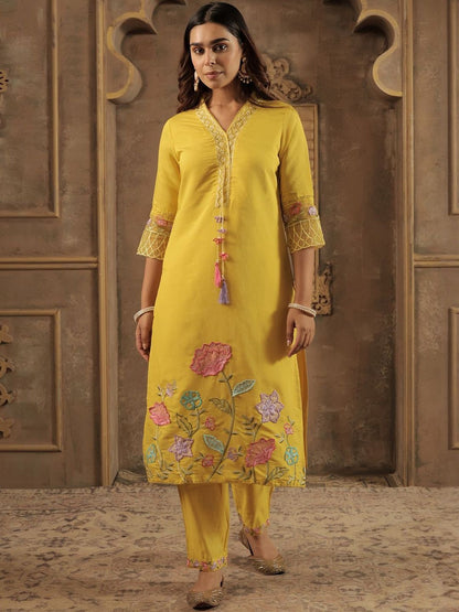 Women Floral Embroidered Kurta with Trousers & Dupatta