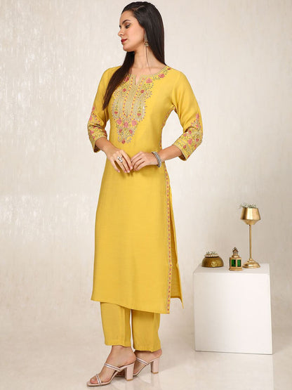 Dhiyona SO Women's Floral Embroidered Thread Work Notch Neck Straight Kurta with Trousers & Dupatta