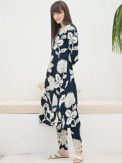 Women Floral Printed Regular Kurta with Trousers