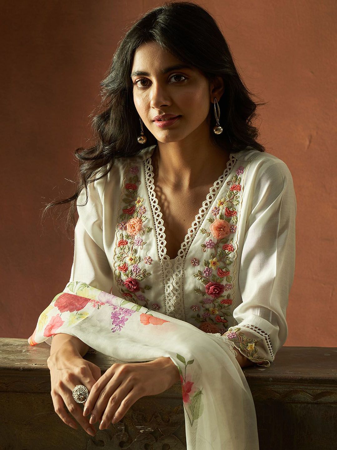 Floral Embroidered V-Neck Thread Work Straight Kurta With Trousers & Dupatta