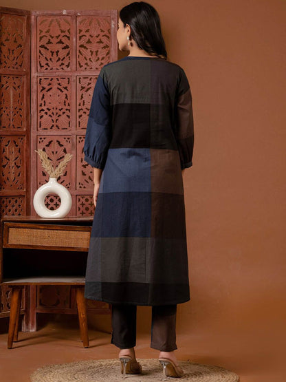 Dhiyona IE Checked V-Neck A-Line Tunic With Trouser Co-Ords