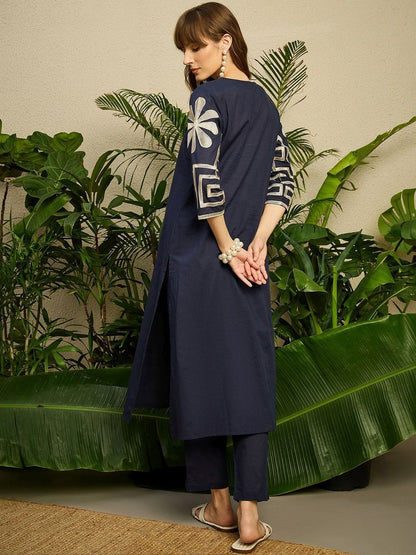 Women Ethnic Motifs Embroidered Thread Work Pure Cotton Kurta With Trouser