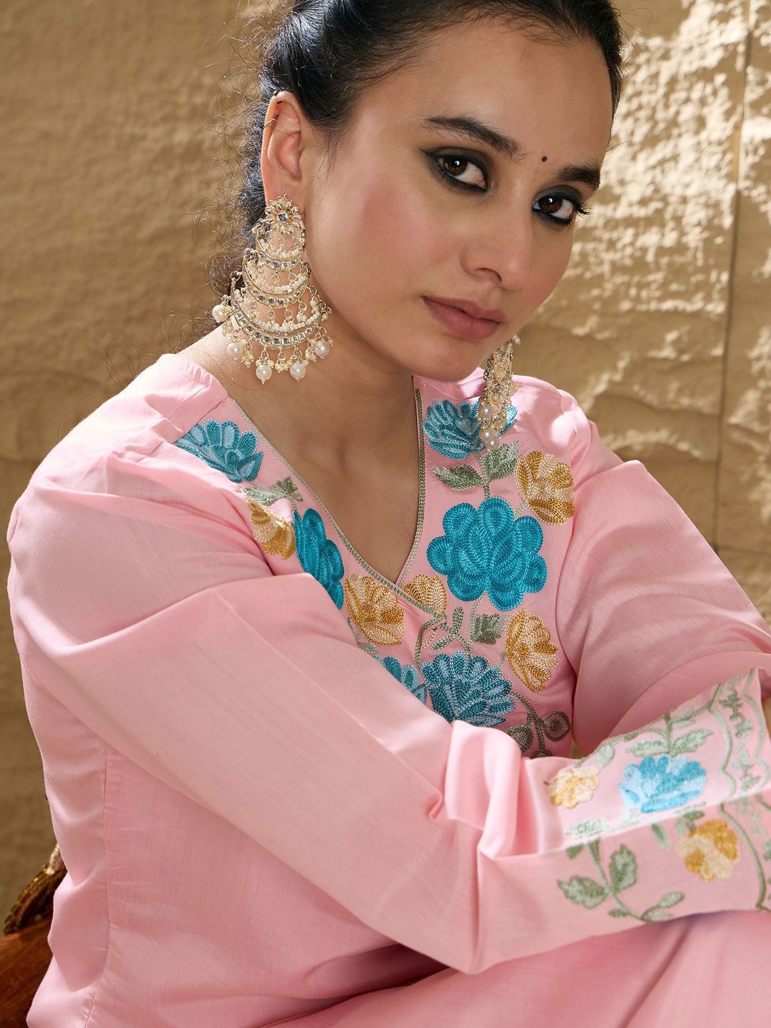 Dhiyona IE Women Floral Embroidered Regular Thread Work Kurta with Trousers & With Dupatta