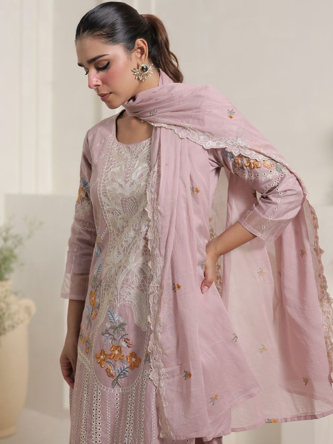 Women Floral Embroidered Regular Thread Work Pure Cotton Kurta with Trousers & With Dupatta
