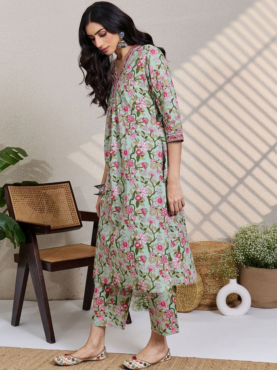 Women Floral Printed Regular Pure Cotton Kurta With Trousers