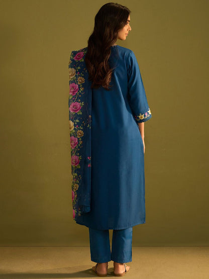 Women Floral Embroidered Regular Thread Work Kurta with Trousers & With Dupatta