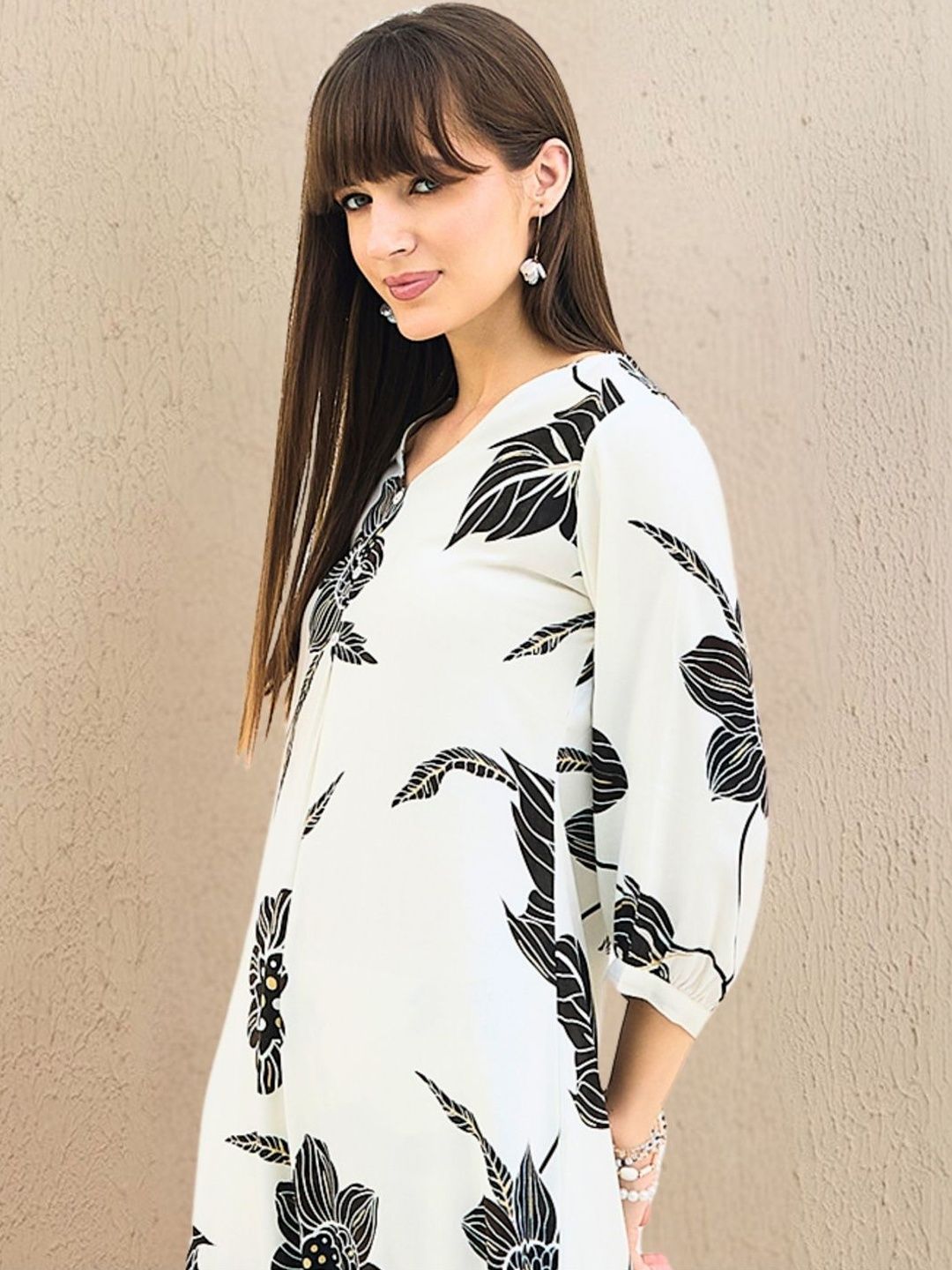 Women Floral Printed Regular Kurta with Trousers