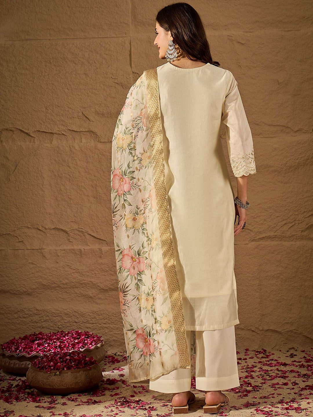 Dhiyona PD Women Women Floral Yoke Design Kurta with Trousers & Dupatta