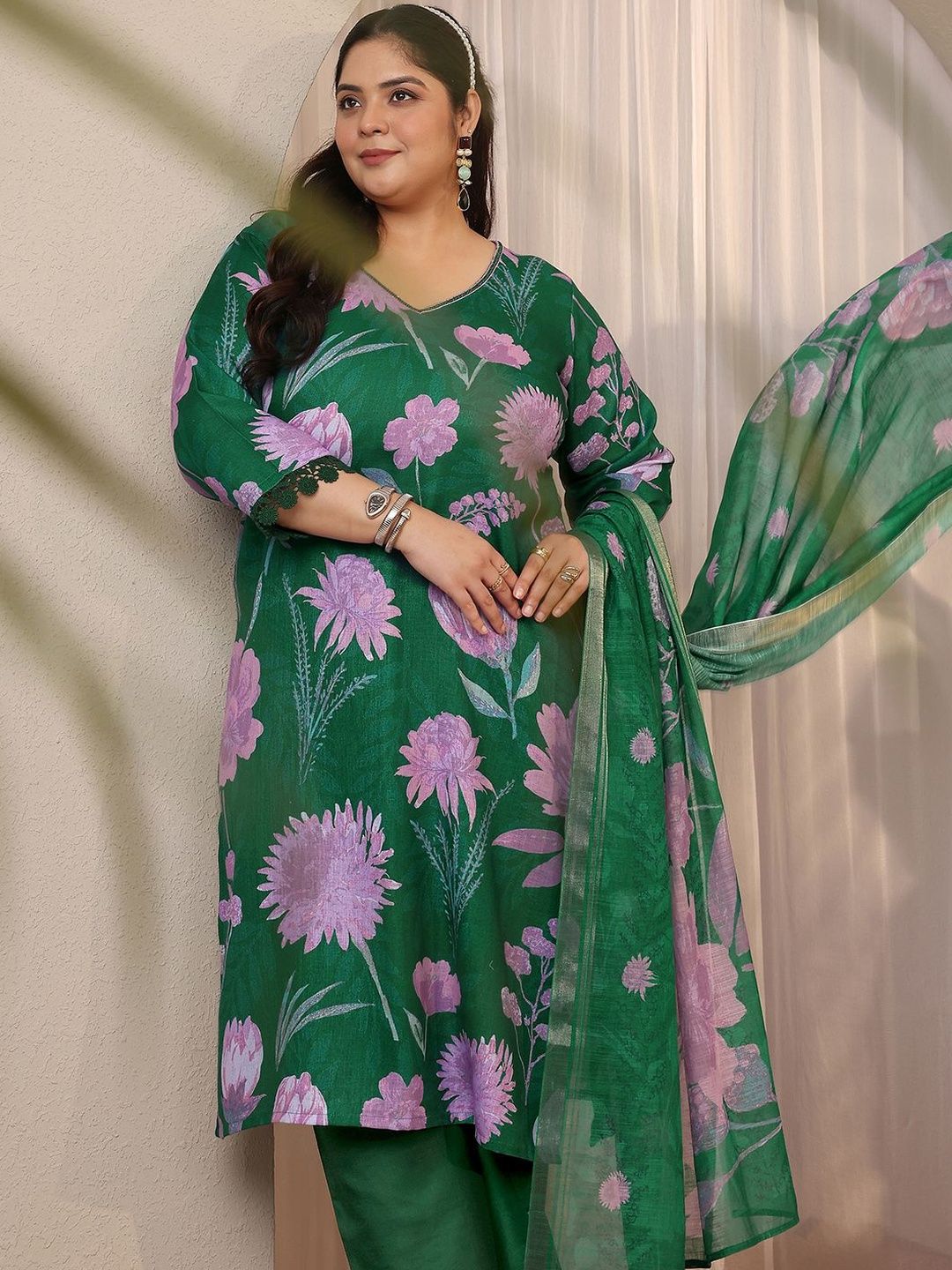 Dhiyona Women's Plus Size Floral Printed Linen Kurta with Trousers & Dupatta