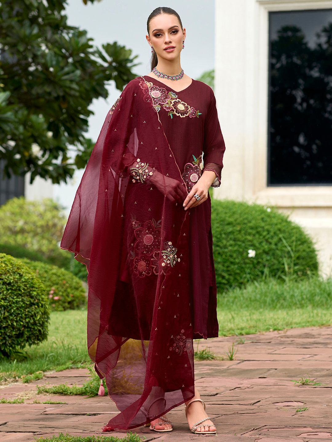 Floral Embroidered Regular Sequinned Straight Kurta with Trousers & Dupatta