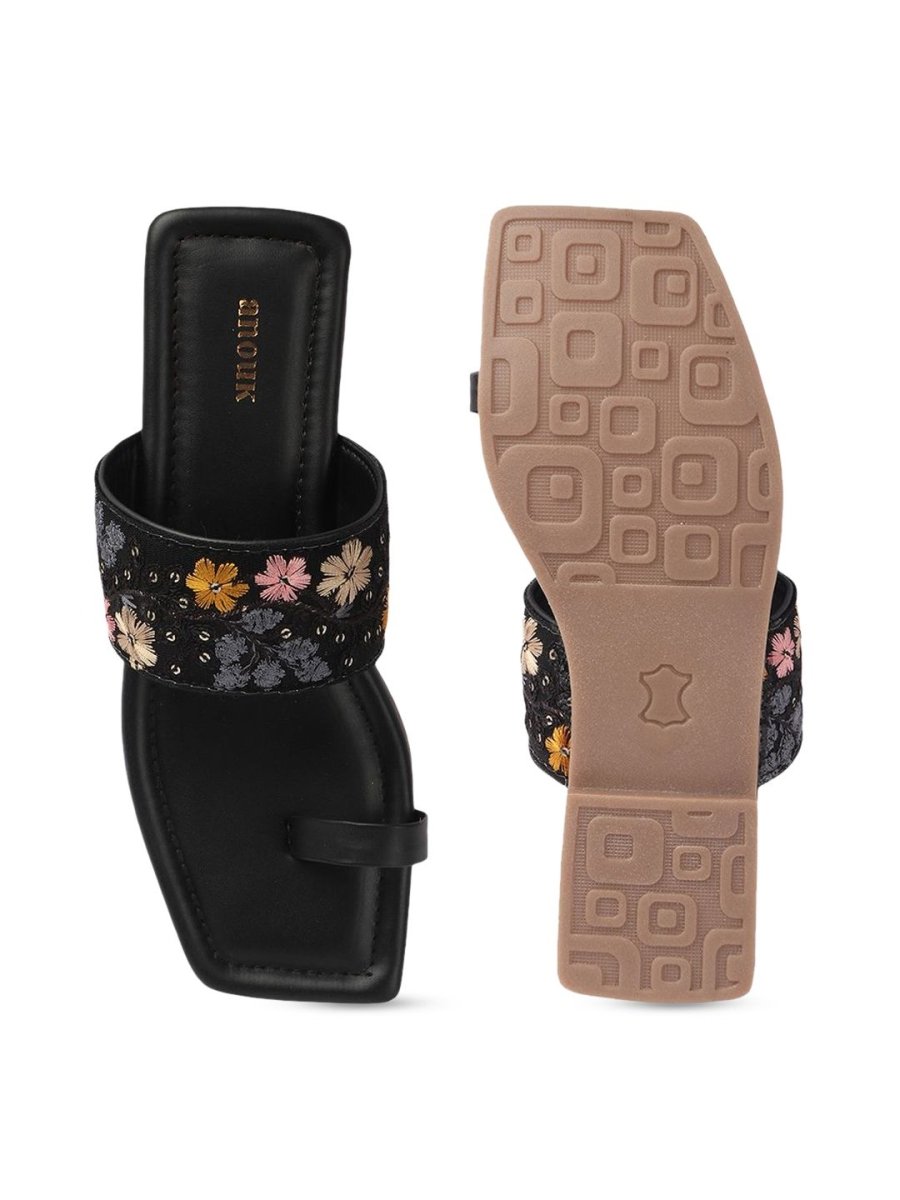 Dhiyona AK Women Embroidered One Toe Flats
