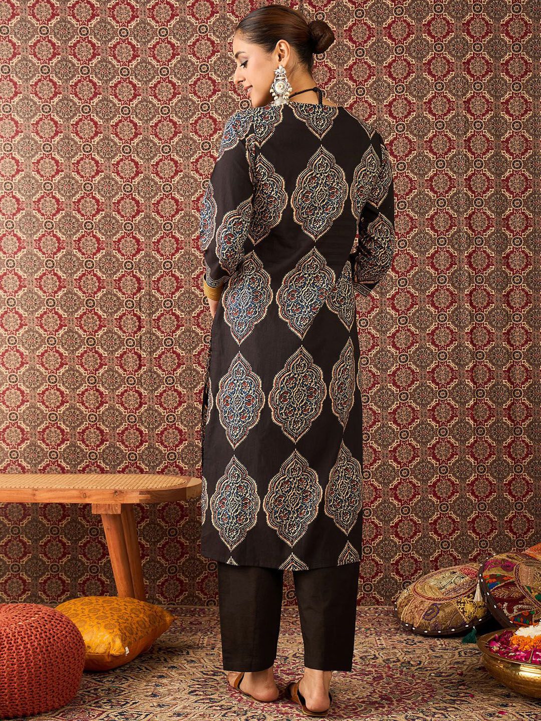 Floral Printed V-Neck Pure Cotton Straight Kurta & Trousers