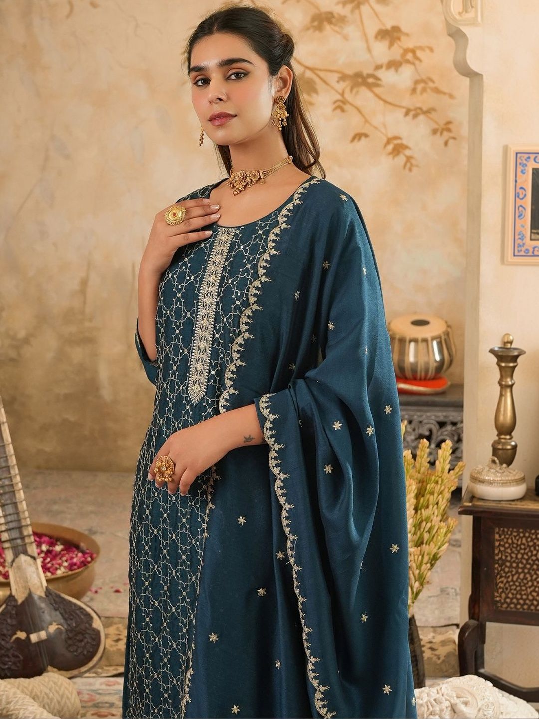Women Ethnic Motifs Embroidered Regular Thread Work Kurta with Trousers & With Dupatta