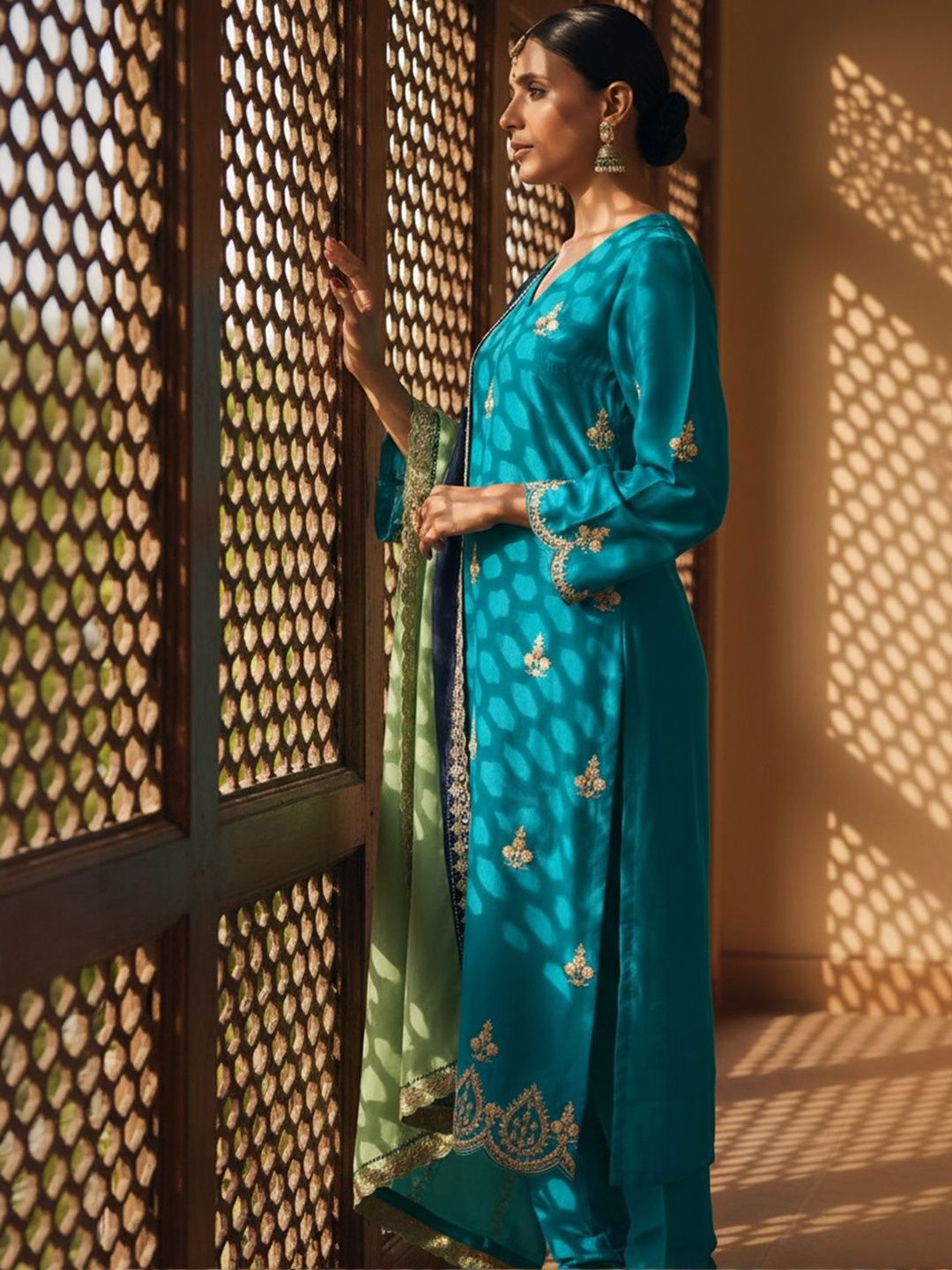 Floral Embroidered V-Neck Thread Work Straight Kurta With Churidar & Dupatta