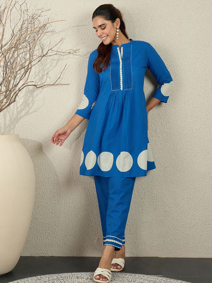 Women Printed Pleated Pure Cotton Kurta with Trousers