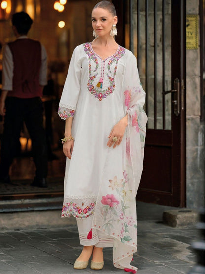 Women Floral Embroidered Regular Thread Work Kurta with Trousers & With Dupatta