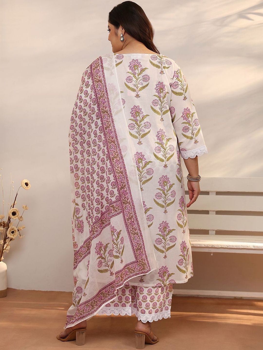 Dhiyona Women's Plus Size Floral Printed Kurta with Trousers & With Dupatta