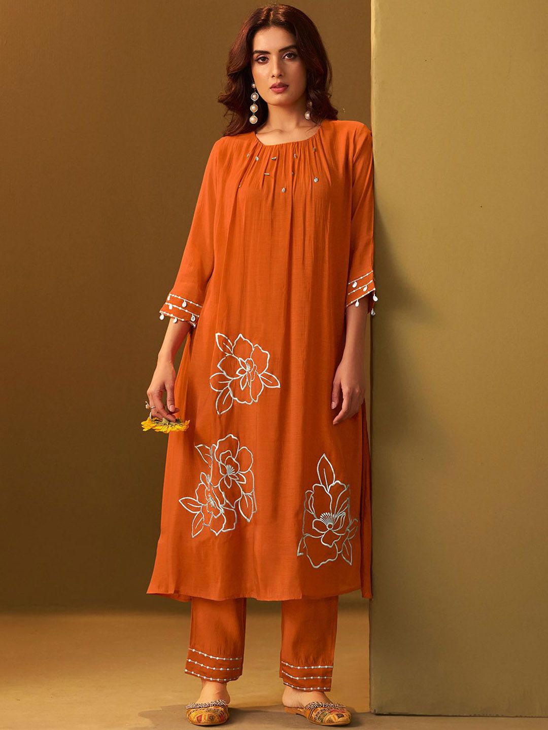 Dhiyona IE Women Floral Embroidered A-Line Co-Ord Set