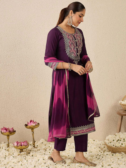 Ethnic Motifs Embroidered Thread Work Straight Kurta With Trousers & Dupatta