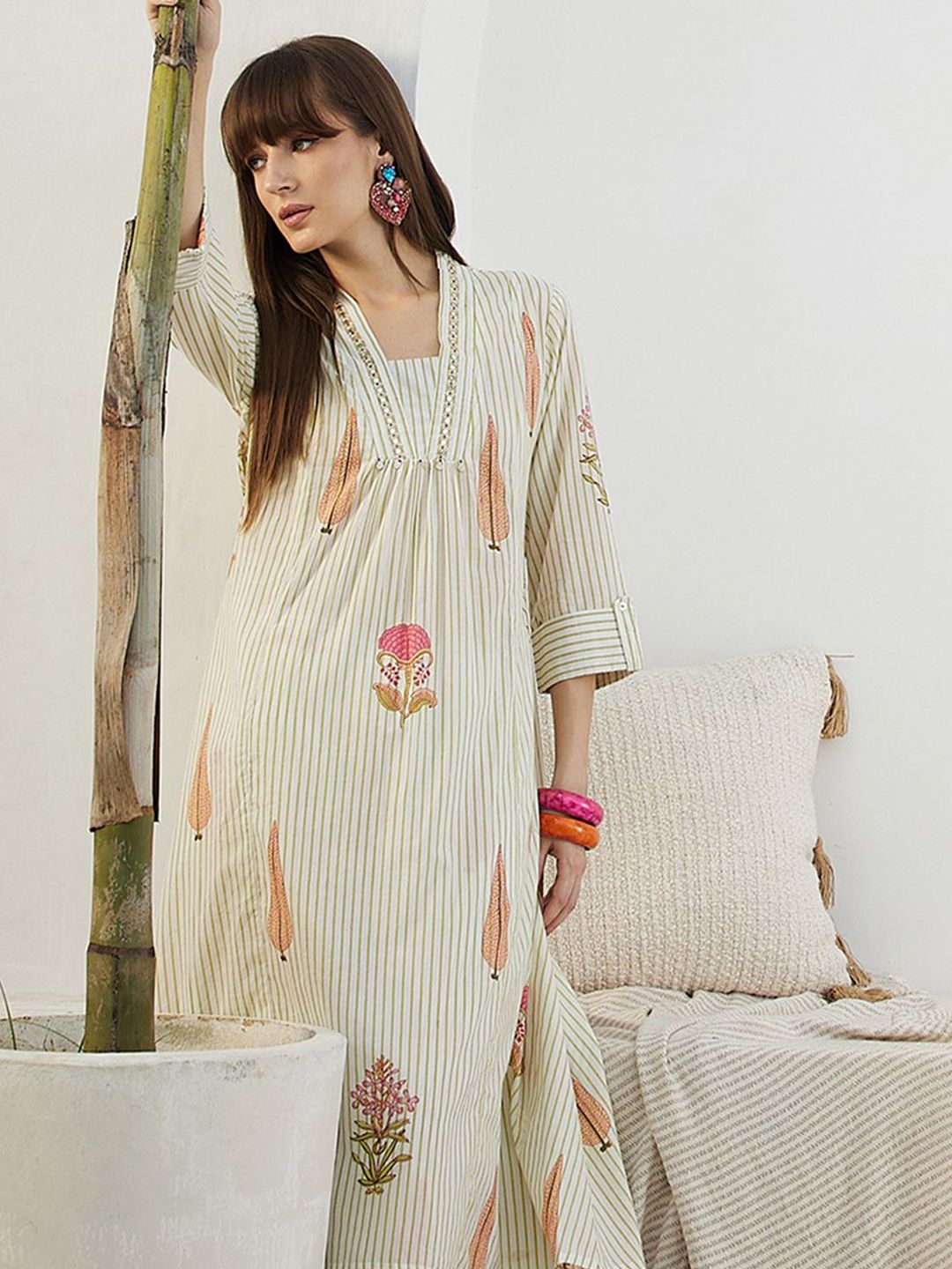 Floral Printed Thread Work Screen Pure Cotton Kurta With Trousers