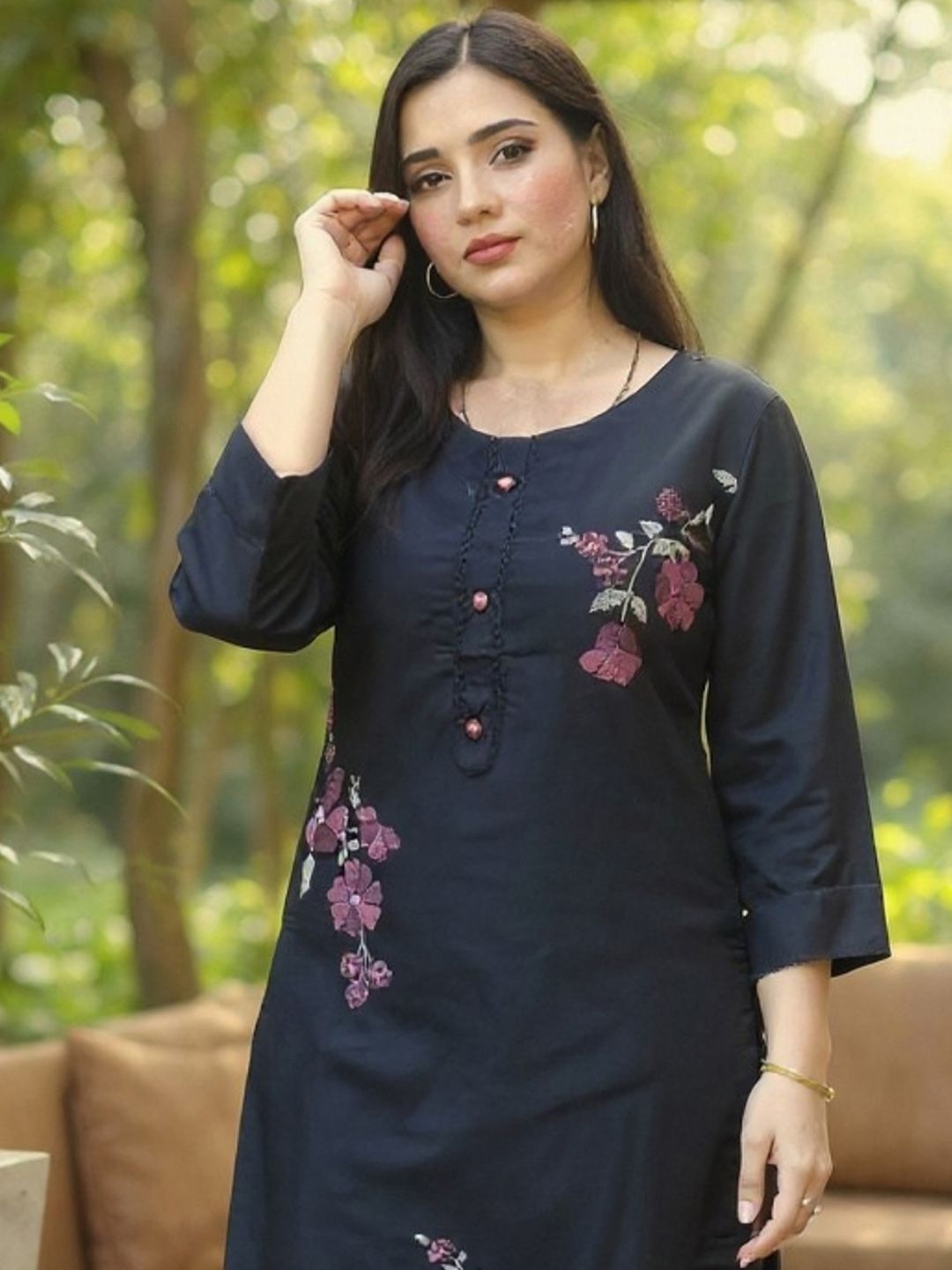 Dhiyona IE Floral Embroidered Thread Work Kurta With Trousers