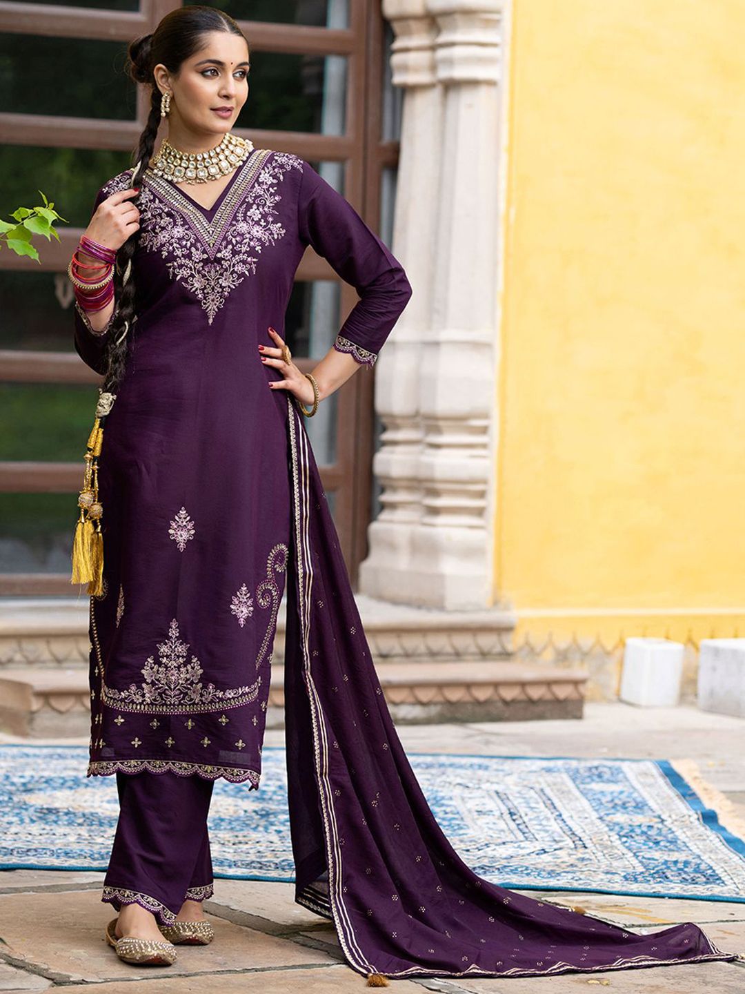 Dhiyona CH Women Ethnic Motifs Embroidered Thread Work Straight Kurta with Trousers & Dupatta
