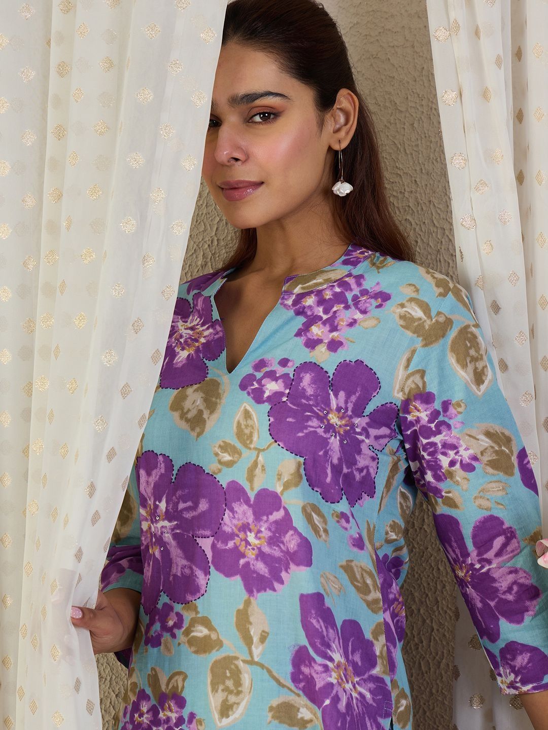 Floral Printed V-Neck Pure Cotton Straight Kurta With Trousers