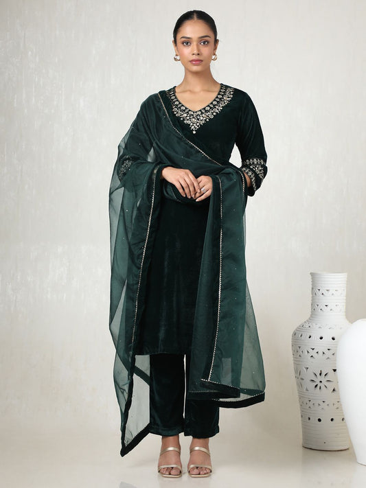 Dhiyona SO Women's Women Floral Embroidered Regular Thread Work Velvet Kurta with Trousers & With Dupatta