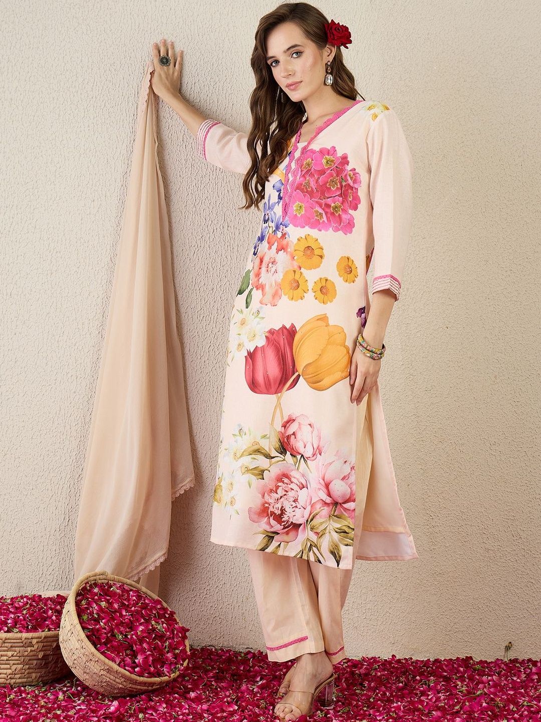 Women Floral Printed Regular Linen Kurta with Trousers & With Dupatta