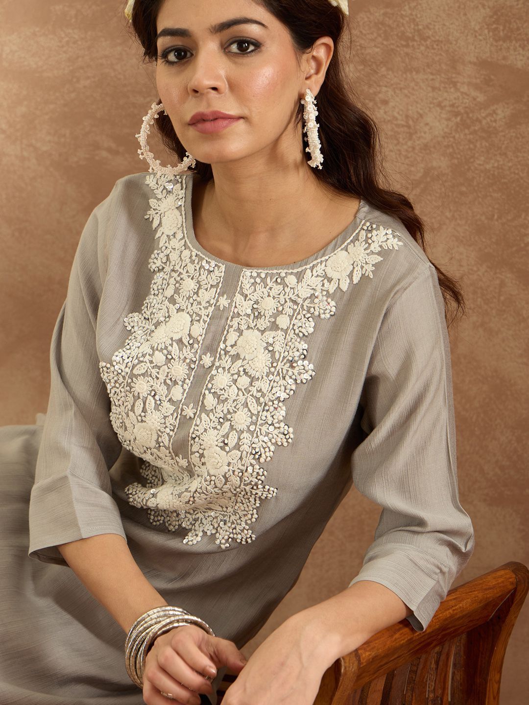 Women Ethnic Motifs Embroidered Regular Thread Work Kurta with Trousers