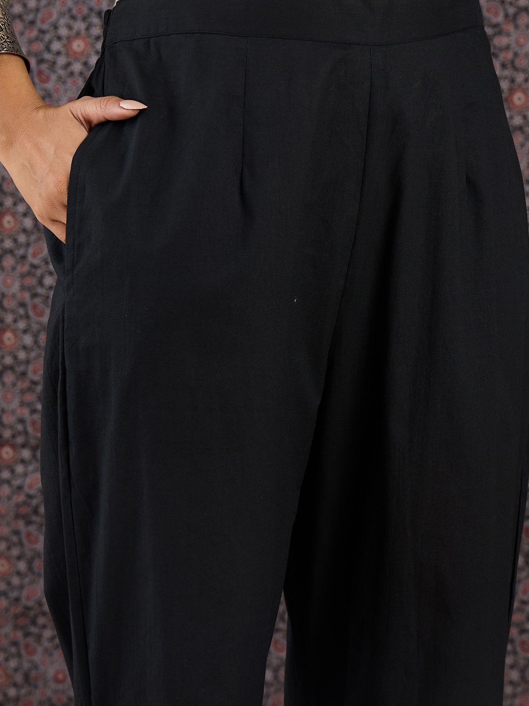 Women Floral Embroidered Regular Thread Work Pure Cotton Kurta with Trousers