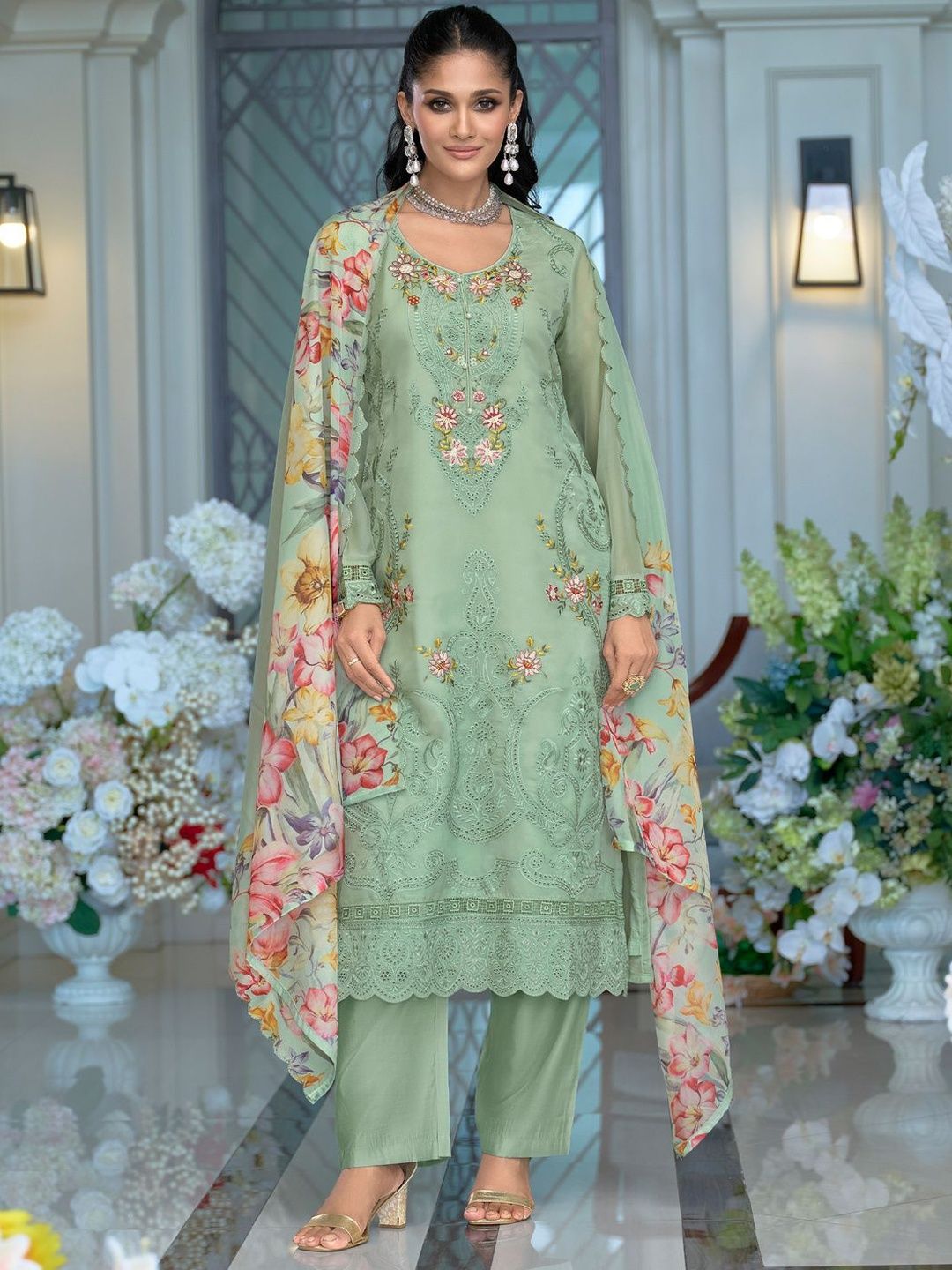 Dhiyona IE Women Floral Embroidered Regular Thread Work Kurta with Trousers & With Dupatta