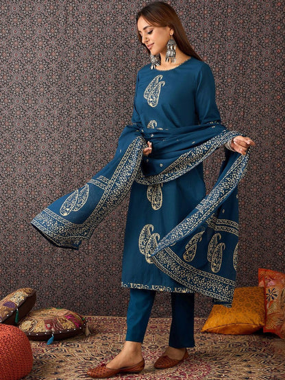 Paisley Printed Round Neck Thread Work Pure Cotton Kurta & Trousers With Dupatta