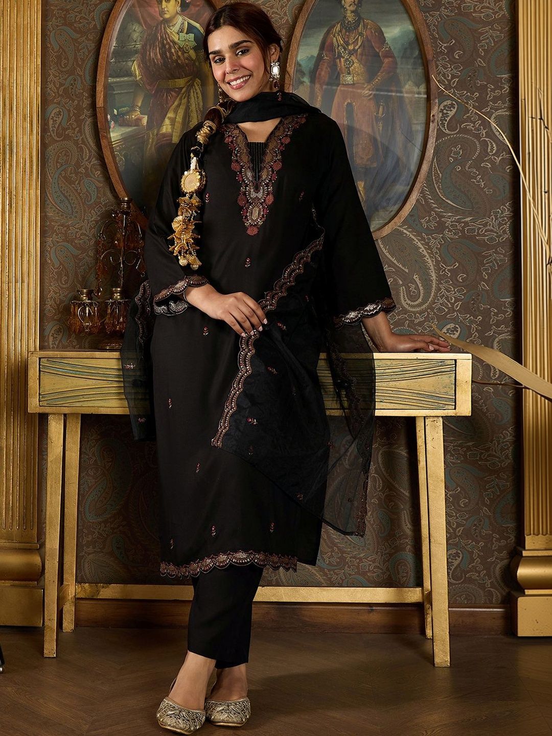 Women Ethnic Motifs Embroidered Regular Thread Work Kurta with Trousers & With Dupatta