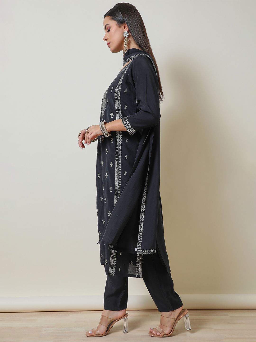 Dhiyona SO Women's Women Floral Embroidered Regular Sequinned Kurta with Trousers & With Dupatta