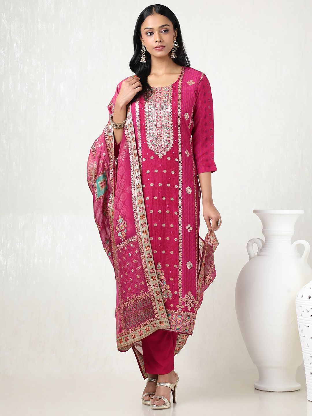 Dhiyona SO Women's Women Floral Printed Regular Beads and Stones Kurta with Trousers & With Dupatta