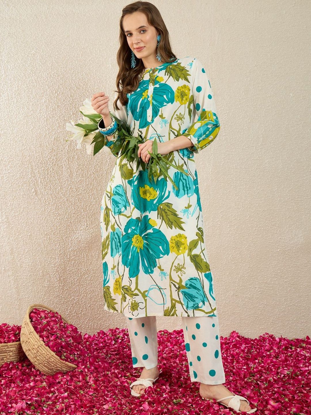 Dhiyona IE Women Floral Printed Regular Pure Cotton Kurta with Trousers