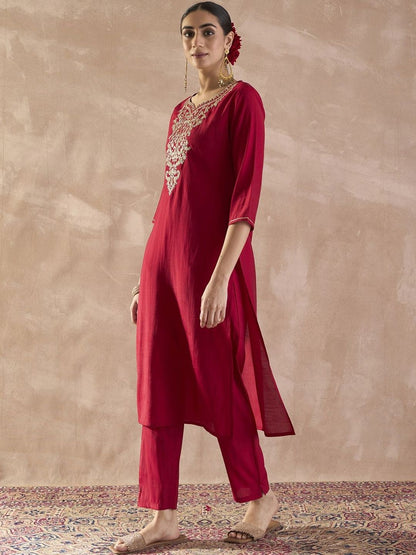 Dhiyona IE Embroidered Round Neck Tunic With Trousers