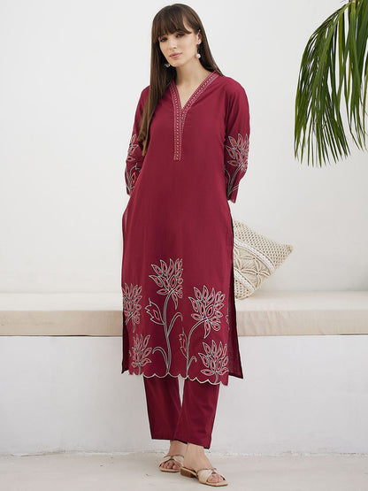 Dhiyona IE Embroidered Pure Cotton V-Neck Tunic With Trousers Co-Ords