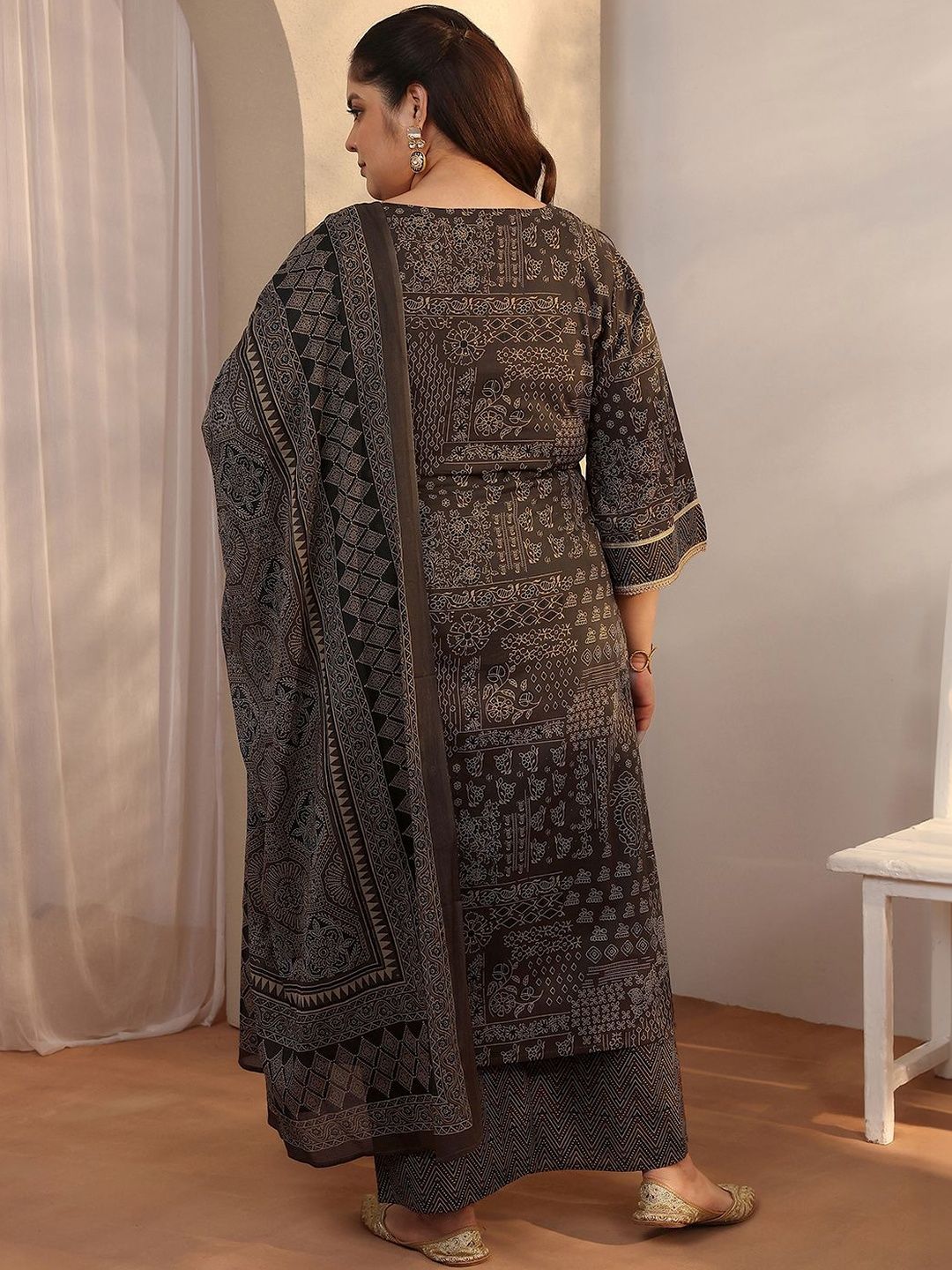 Dhiyona Women's Plus Size Ethnic Motifs Printed Kurta with Trousers & Dupatta