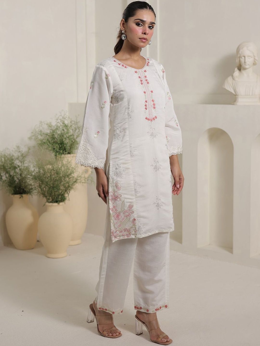 Women Floral Embroidered Kurta with Palazzos