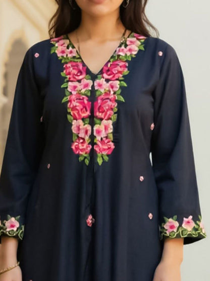 Women Floral Embroidered Kurta with Trousers