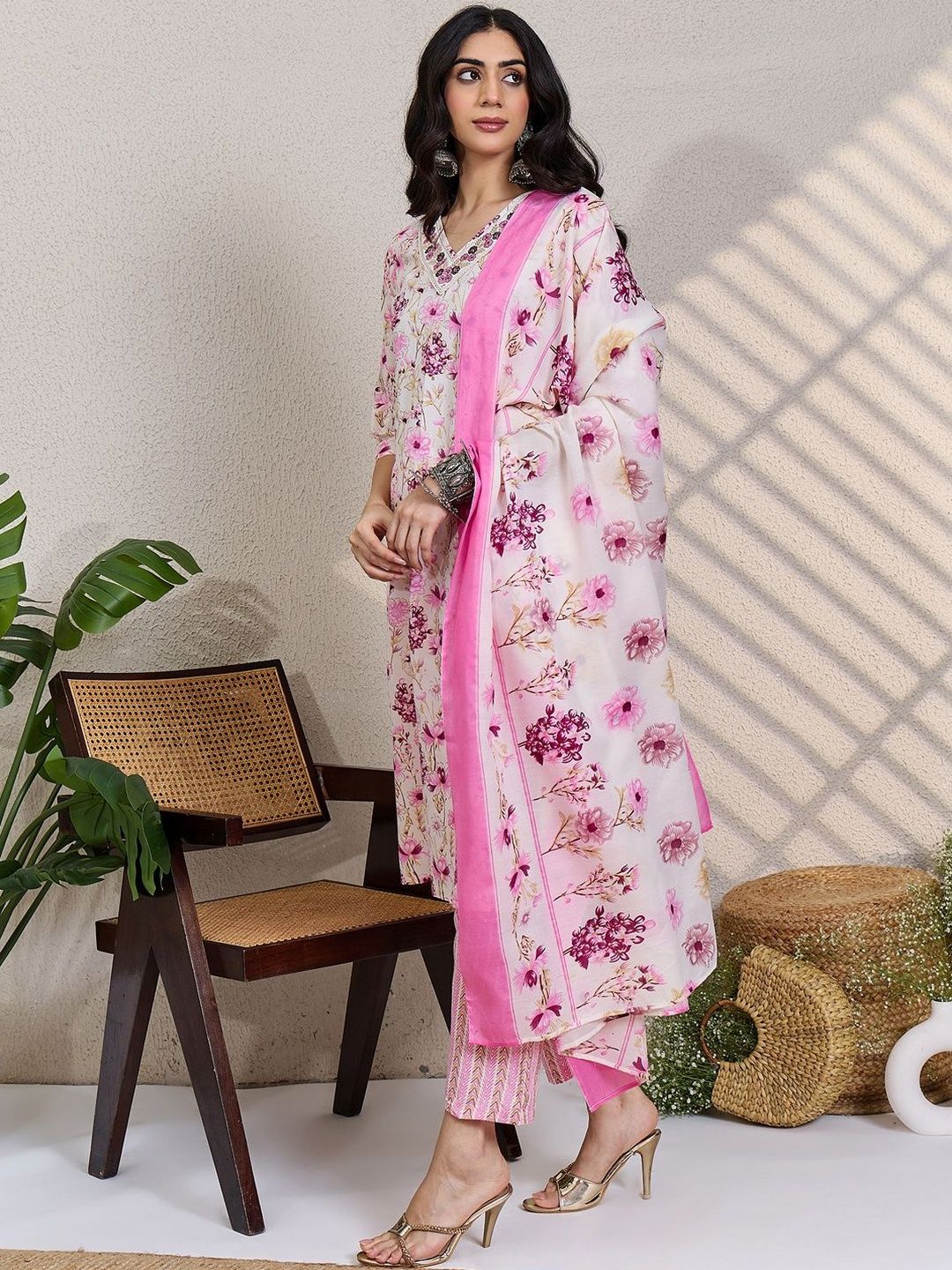 Women Floral Printed Thread Work Pure Cotton Kurta with Trousers & Dupatta