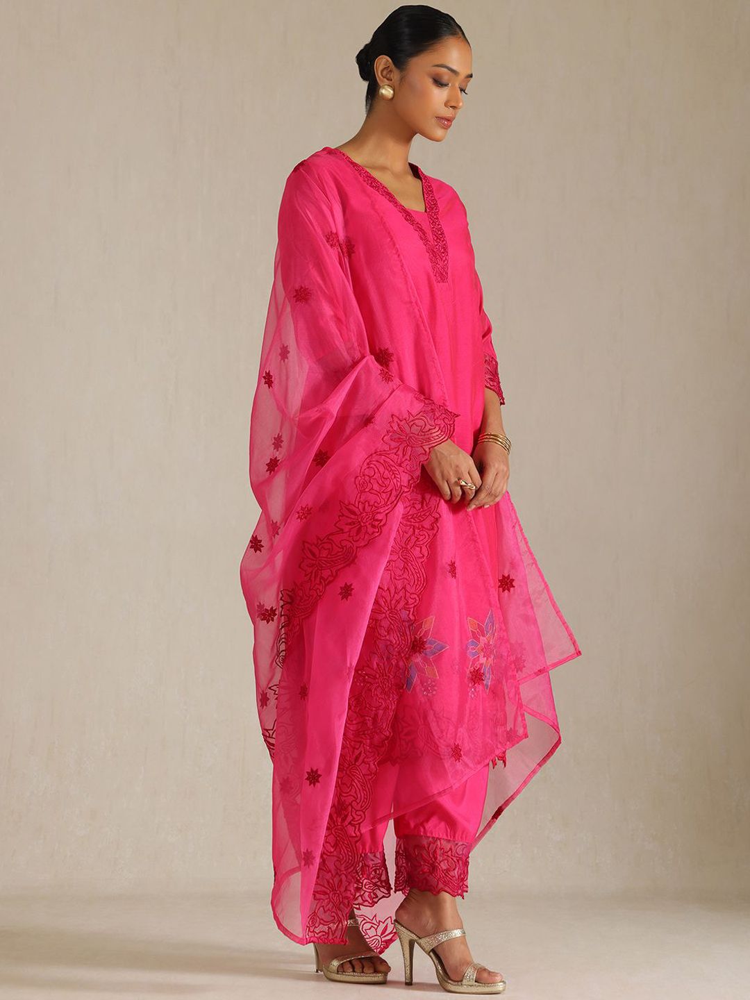 Dhiyona SO Women's Floral Embroidered Thread Work Chanderi Silk Straight Kurta With Palazzos And Dupatta