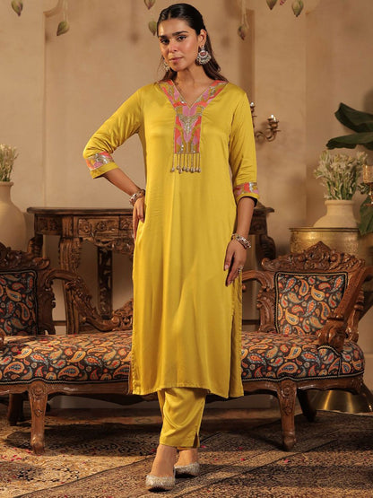 Dhiyona IE Women Embroidered V-Neck Kurta & Trouser Co-Ord Set