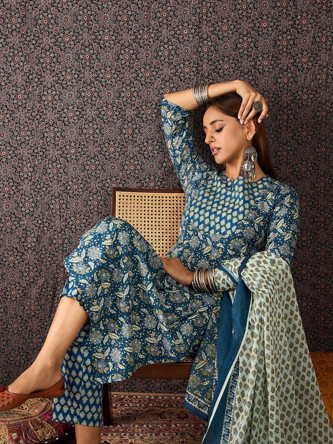 Women Ethnic Motifs Printed Regular Sequinned Pure Cotton Kurta with Trousers & With Dupatta