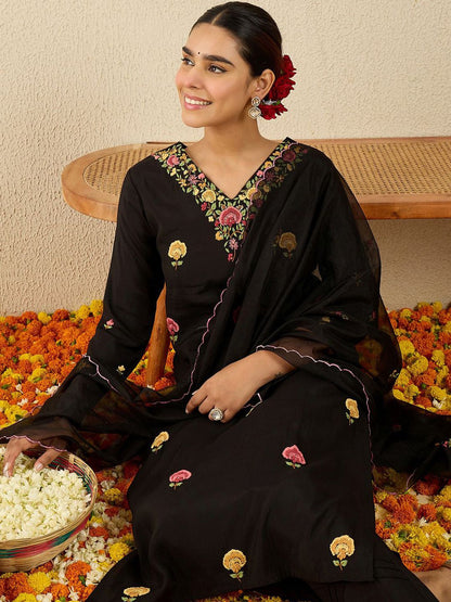 Women Floral Embroidered Kurta with Trousers & Dupatta
