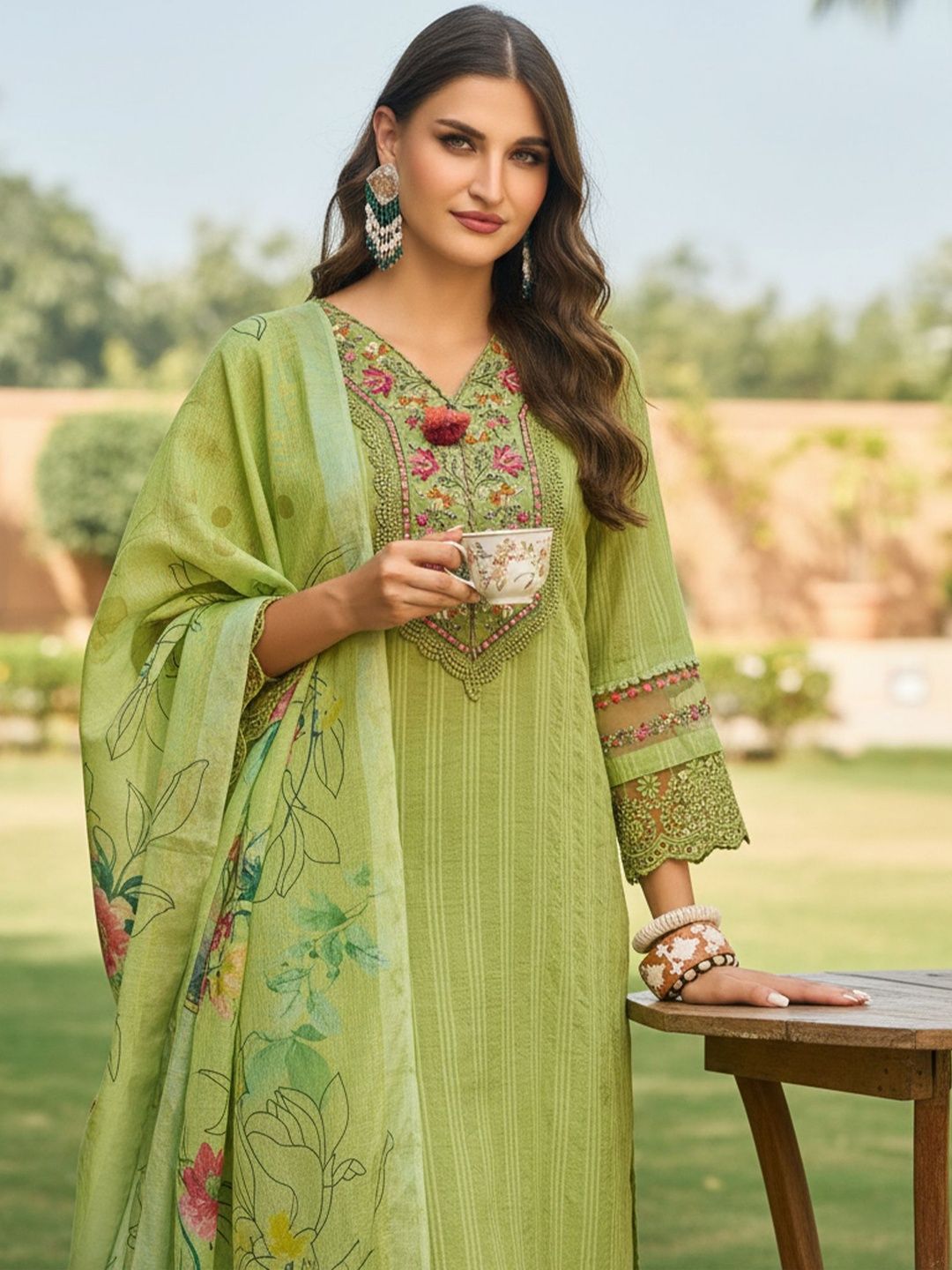 Ethnic Motifs Embroidered Thread Work Linen Kurta With Trousers & Dupatta