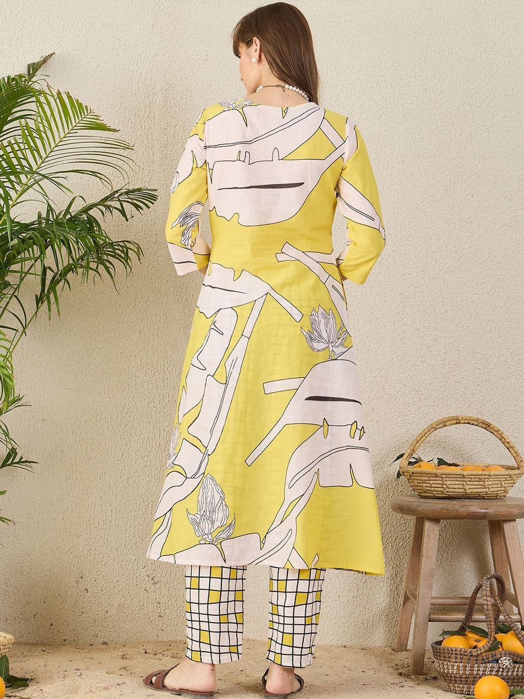 Women Ethnic Motifs Printed V Neck Pure Cotton Kurta with Trousers