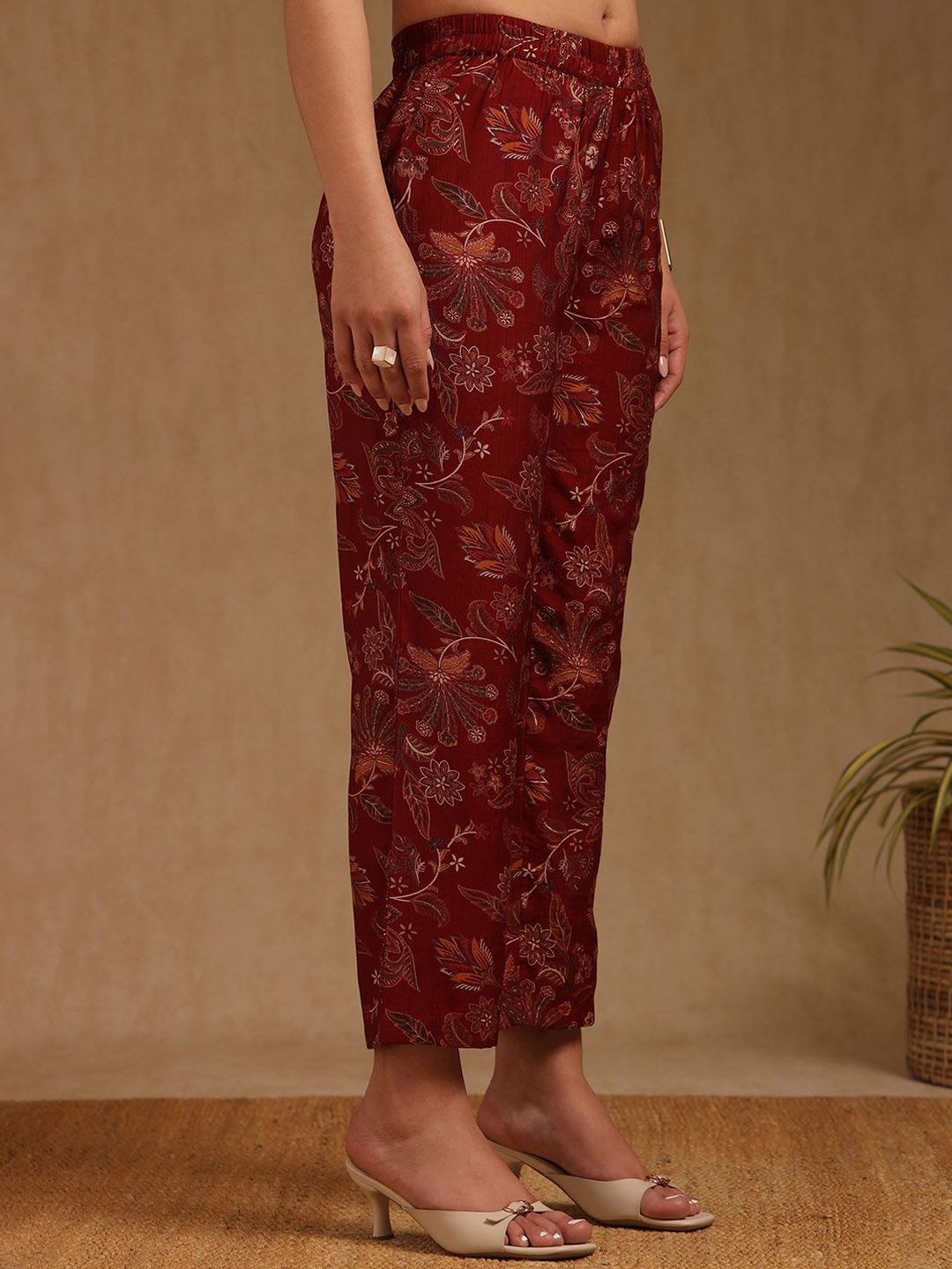 Dhiyona SO Women's Floral Printed Panelled Mandarin Collar A-Line Kurta With Trousers